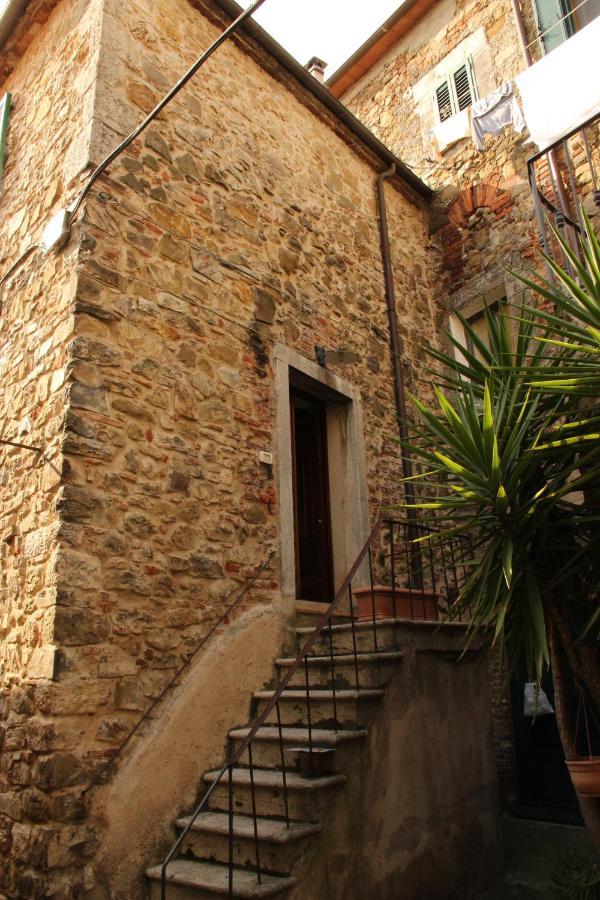 Apartmán Trilocale Nel Centro Storico Montemerano Exteriér fotografie